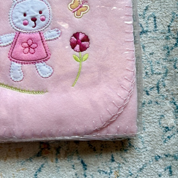 VINTAGE 90’s Carter’s Fleece Baby Blanket 36” 36” H.W Carter & Sons Crib Blanket - Picture 3 of 5